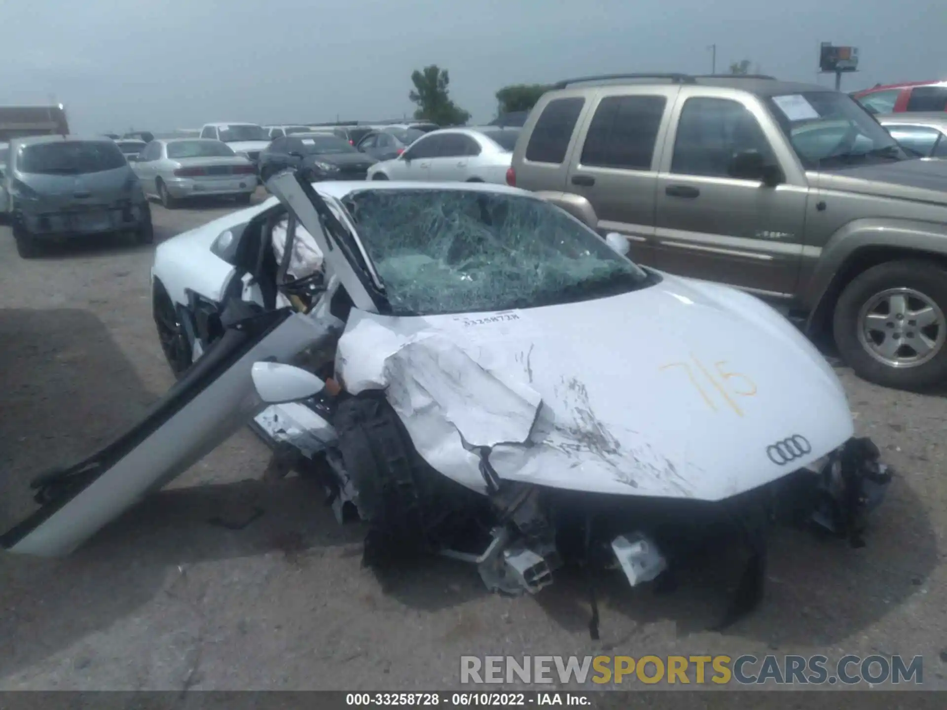 6 Photograph of a damaged car WUACEAFX9N7900440 AUDI R8 COUPE 2022