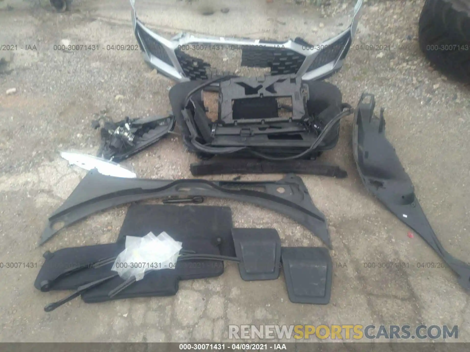 12 Фотография поврежденного автомобиля WUA4BCFX5L7900263 AUDI R8 SPYDER 2020
