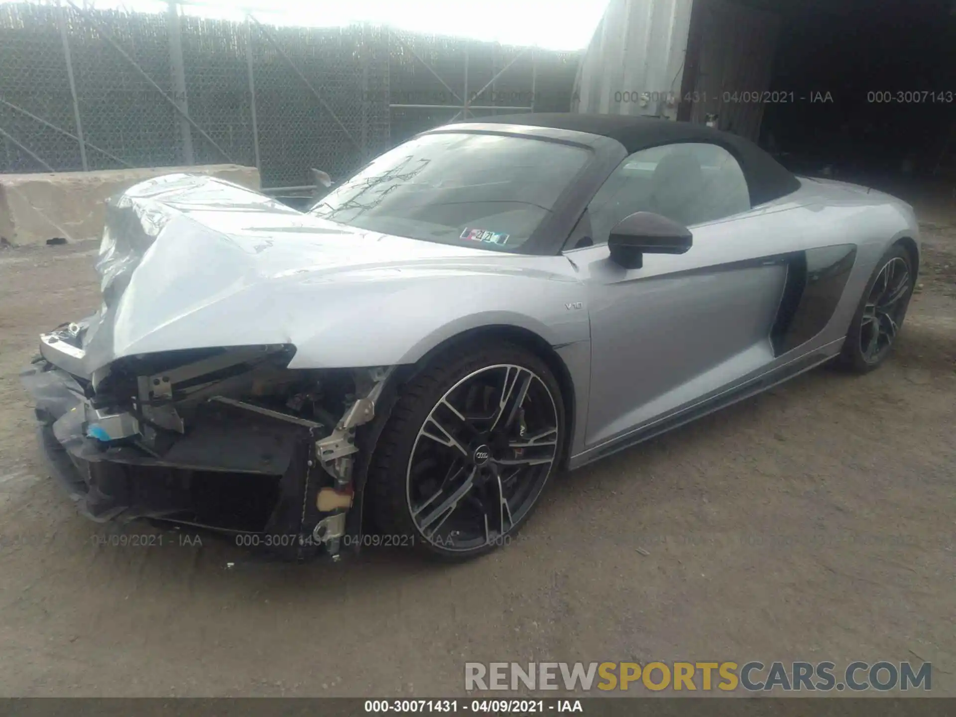 2 Photograph of a damaged car WUA4BCFX5L7900263 AUDI R8 SPYDER 2020