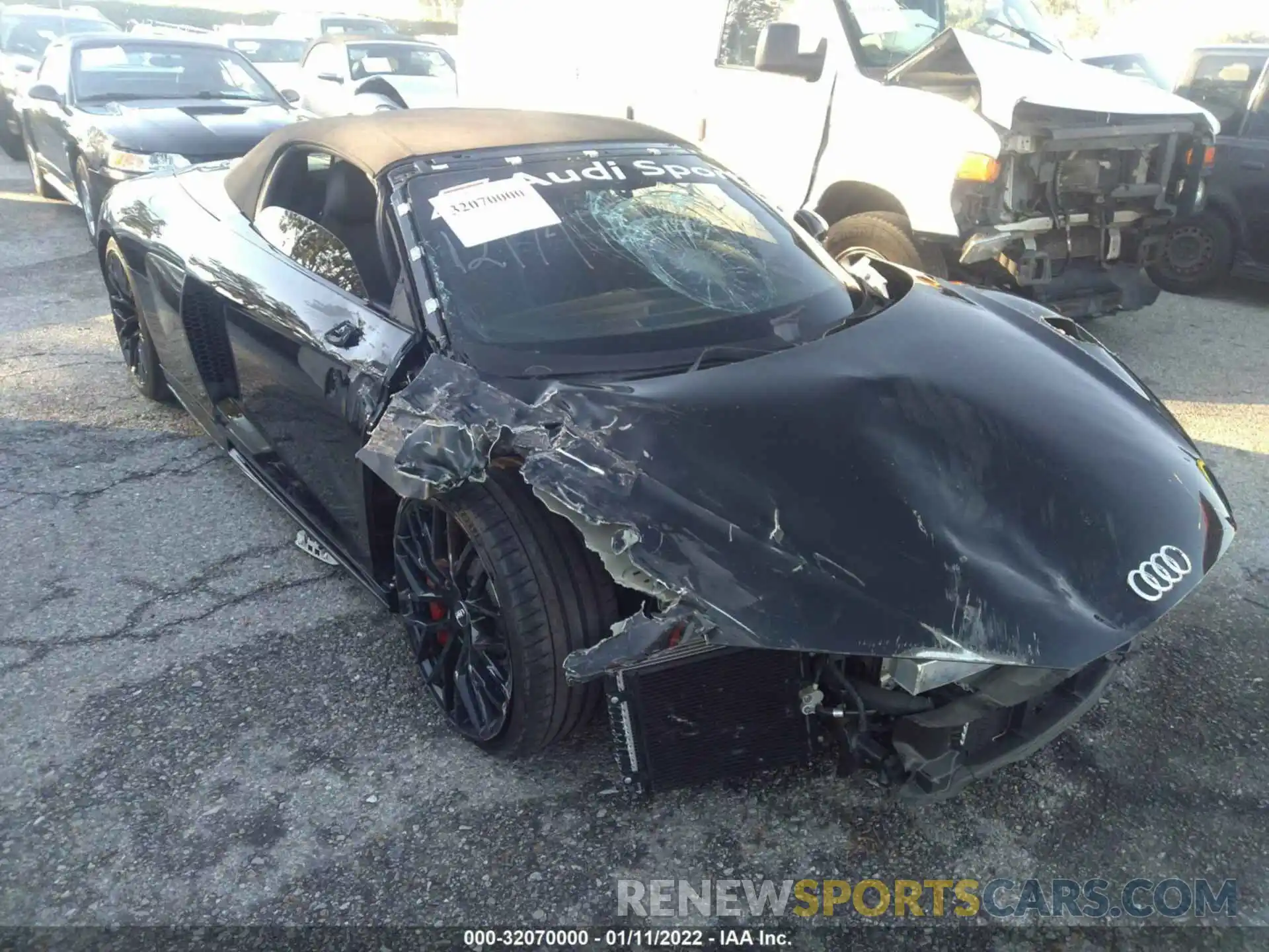 1 Photograph of a damaged car WUAVECFX1L7900174 AUDI R8 SPYDER 2020