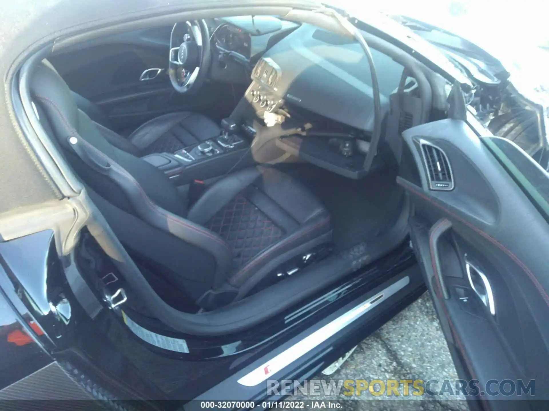 5 Photograph of a damaged car WUAVECFX1L7900174 AUDI R8 SPYDER 2020