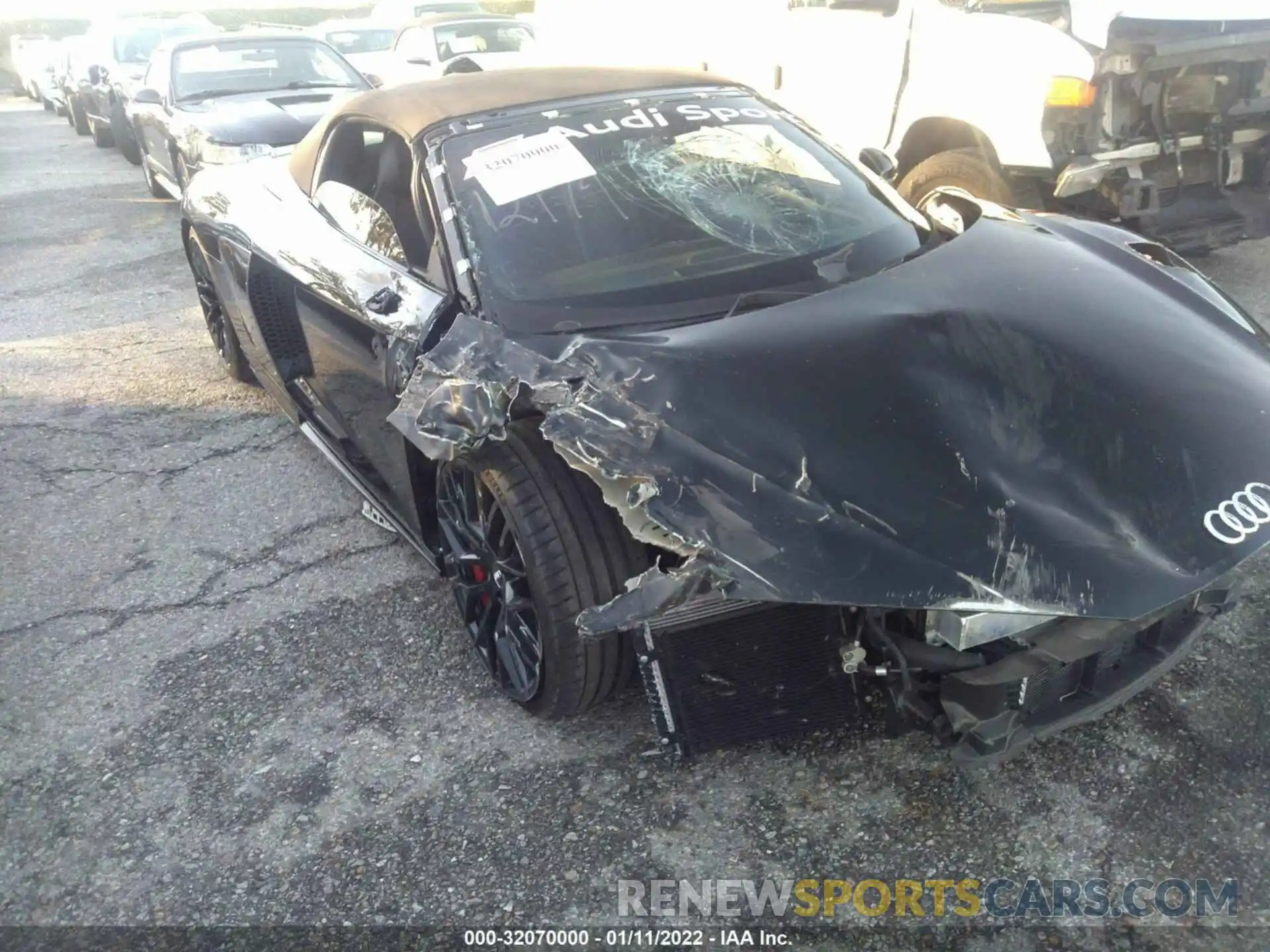 6 Photograph of a damaged car WUAVECFX1L7900174 AUDI R8 SPYDER 2020