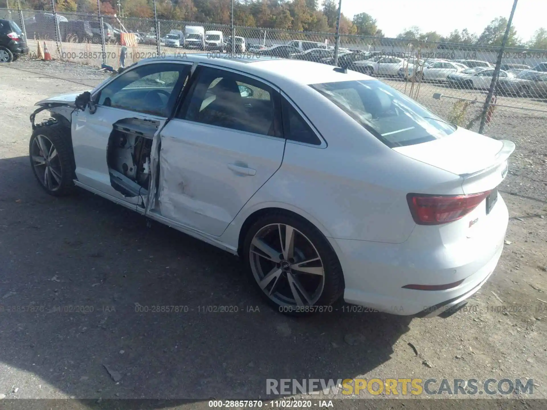 3 Photograph of a damaged car WUABWGFF2KA905304 AUDI RS 3 2019