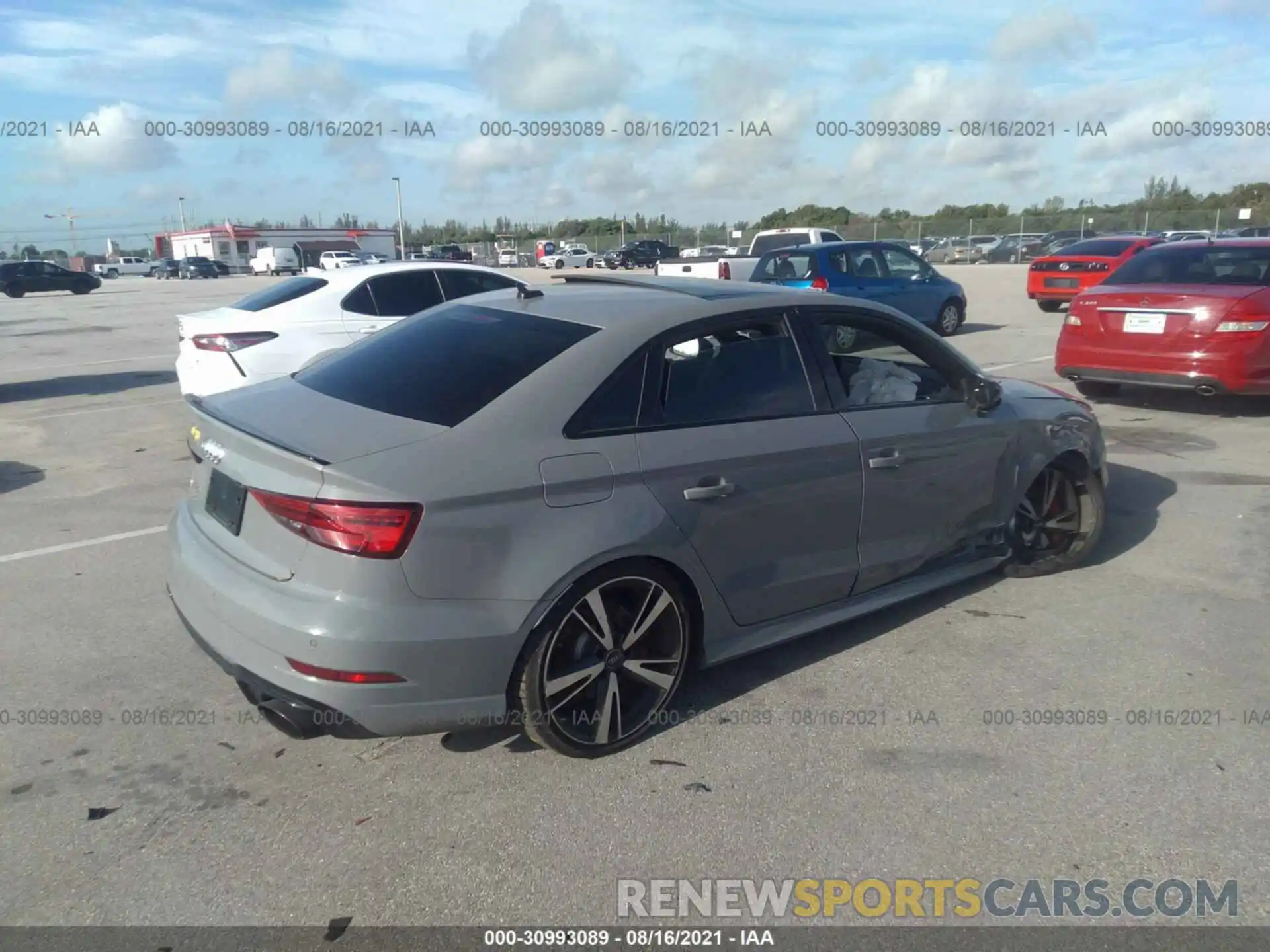 4 Photograph of a damaged car WUABWGFF8KA904254 AUDI RS 3 2019