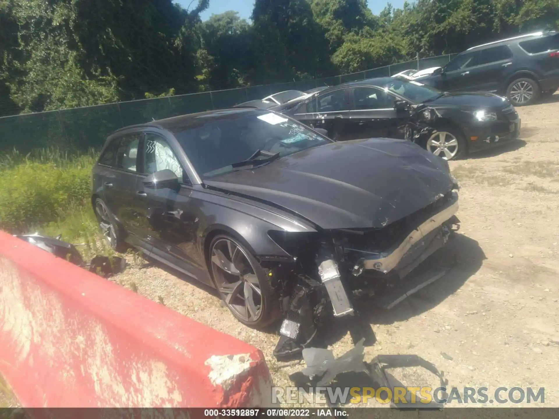 1 Photograph of a damaged car WUA1CBF23NN904115 AUDI RS 6 AVANT 2022