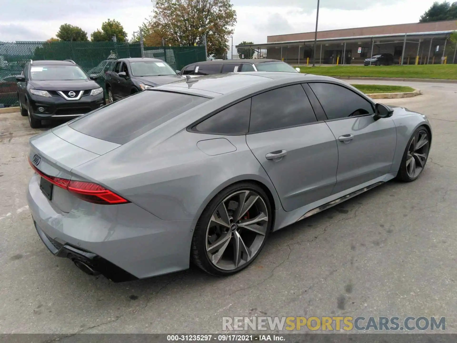 4 Photograph of a damaged car WUAPCBF24MN908618 AUDI RS 7 2021