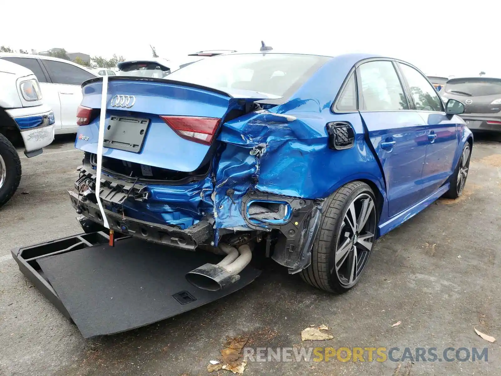 4 Photograph of a damaged car WUABWGFF2KA906226 AUDI RS3 2019