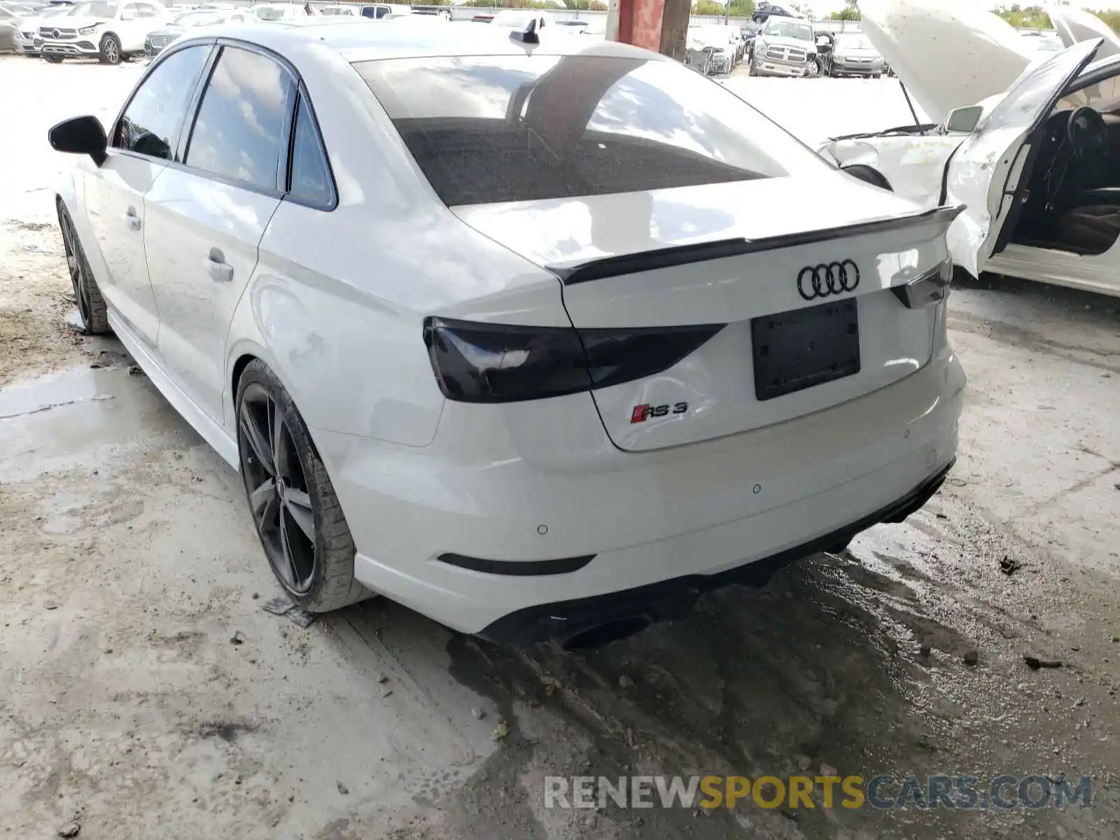 3 Фотография поврежденного автомобиля WUABWGFF3KA906686 AUDI RS3 2019