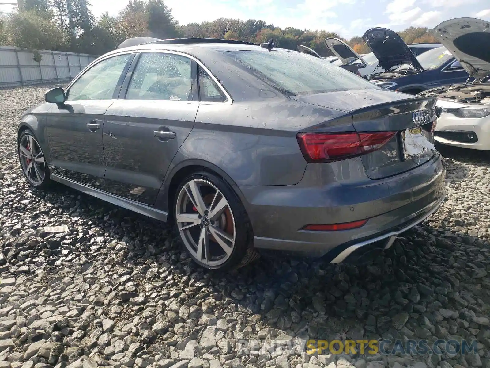 3 Фотография поврежденного автомобиля WUABWGFFXKA900285 AUDI RS3 2019