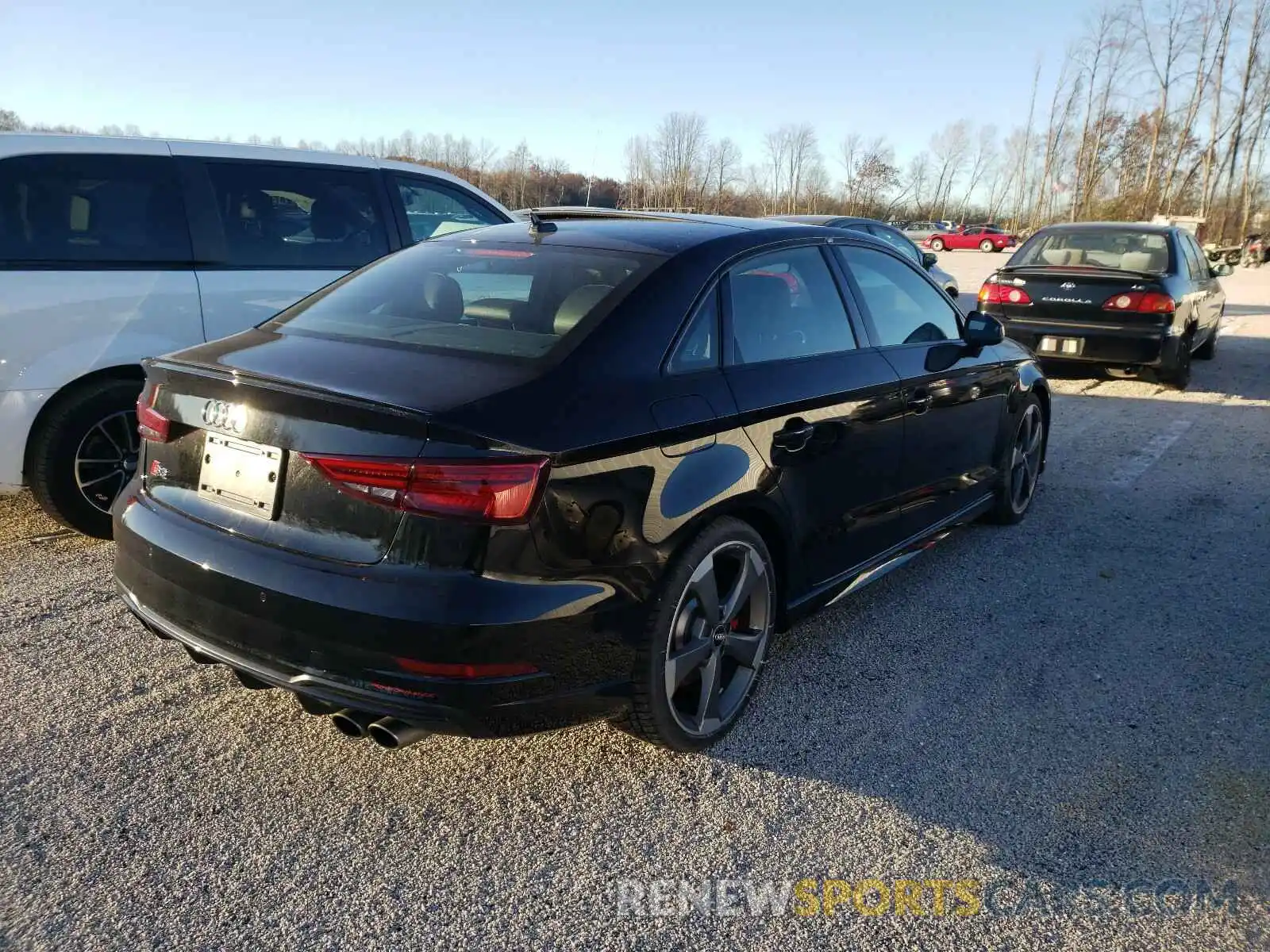 4 Фотография поврежденного автомобиля WAUB1GFF1KA076587 AUDI S3 2019