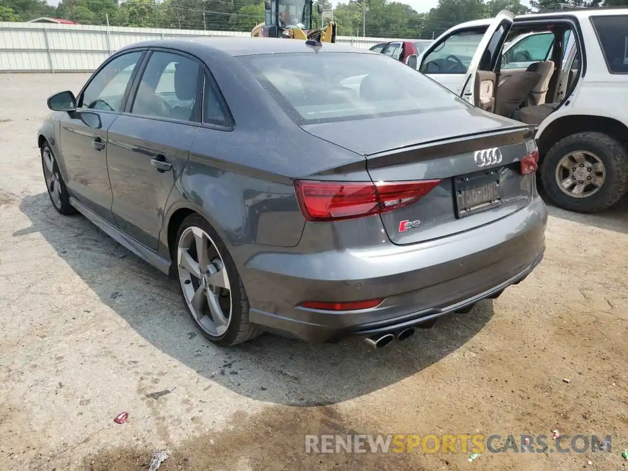 3 Фотография поврежденного автомобиля WAUB1GFF8KA076795 AUDI S3 2019