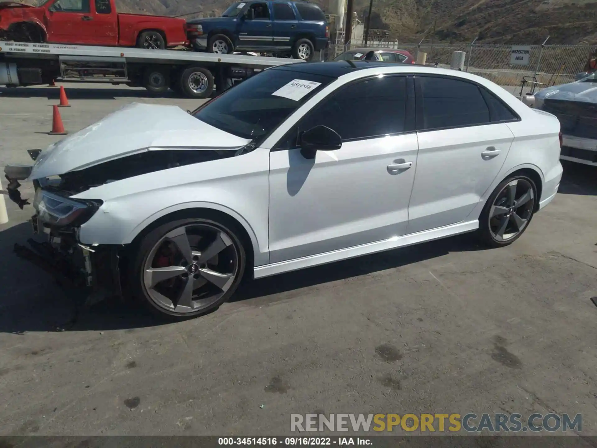 2 Фотография поврежденного автомобиля WAUB1GFF8LA053289 AUDI S3 2020