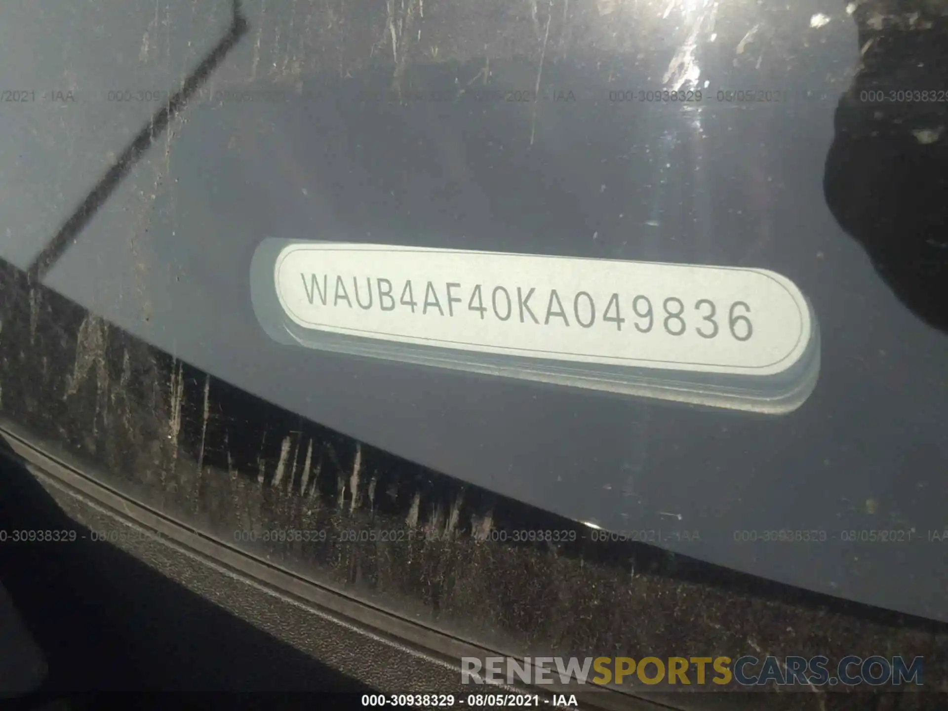 9 Фотография поврежденного автомобиля WAUB4AF40KA049836 AUDI S4 2019