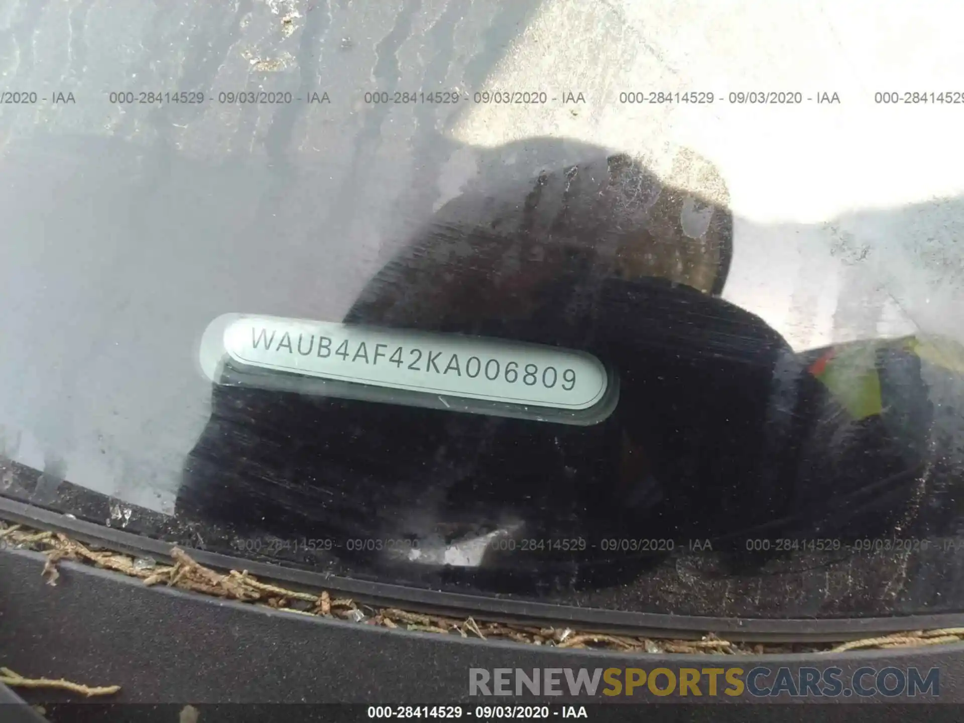 9 Photograph of a damaged car WAUB4AF42KA006809 AUDI S4 2019