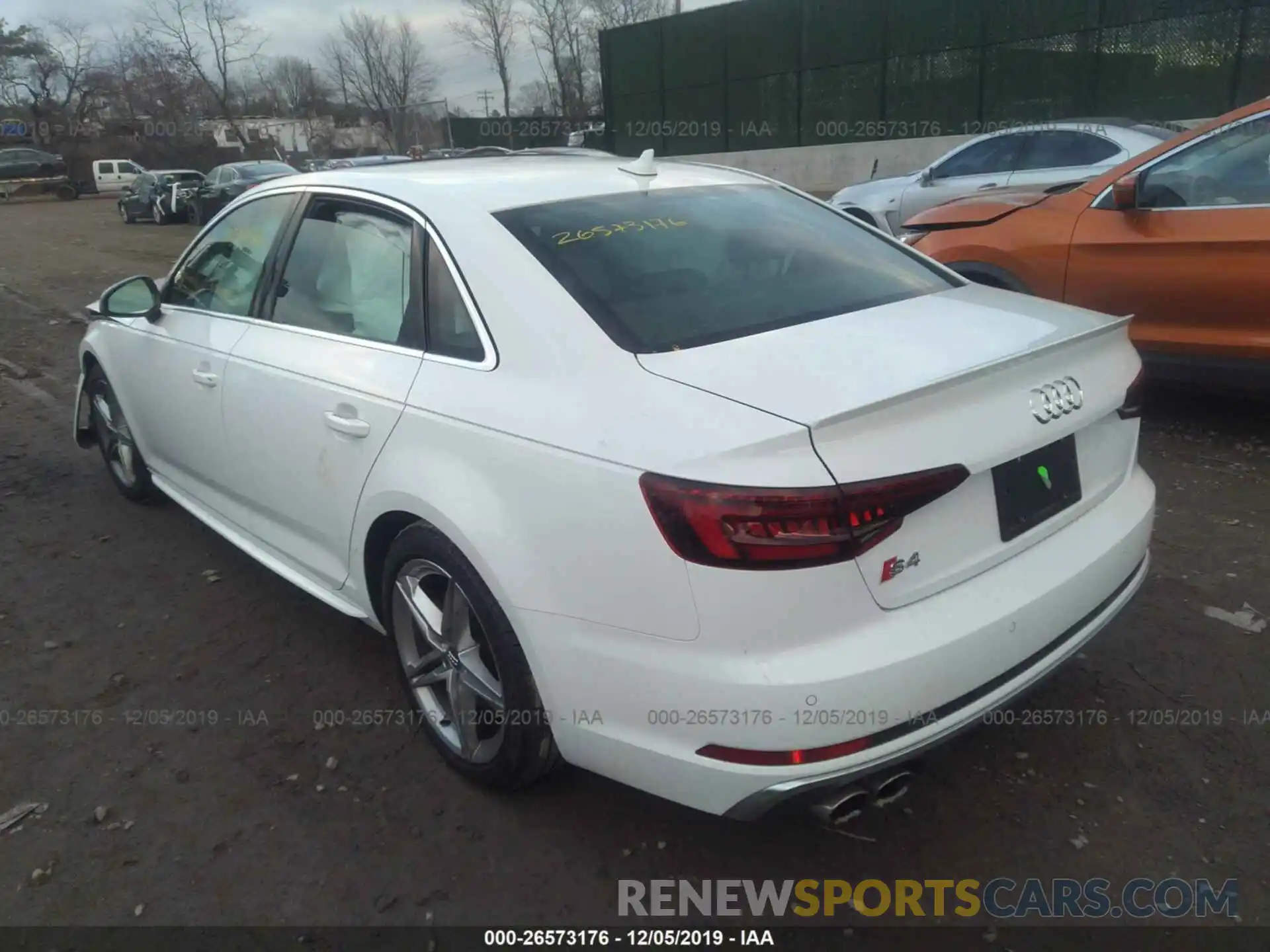 3 Фотография поврежденного автомобиля WAUB4AF47KA031060 AUDI S4 2019