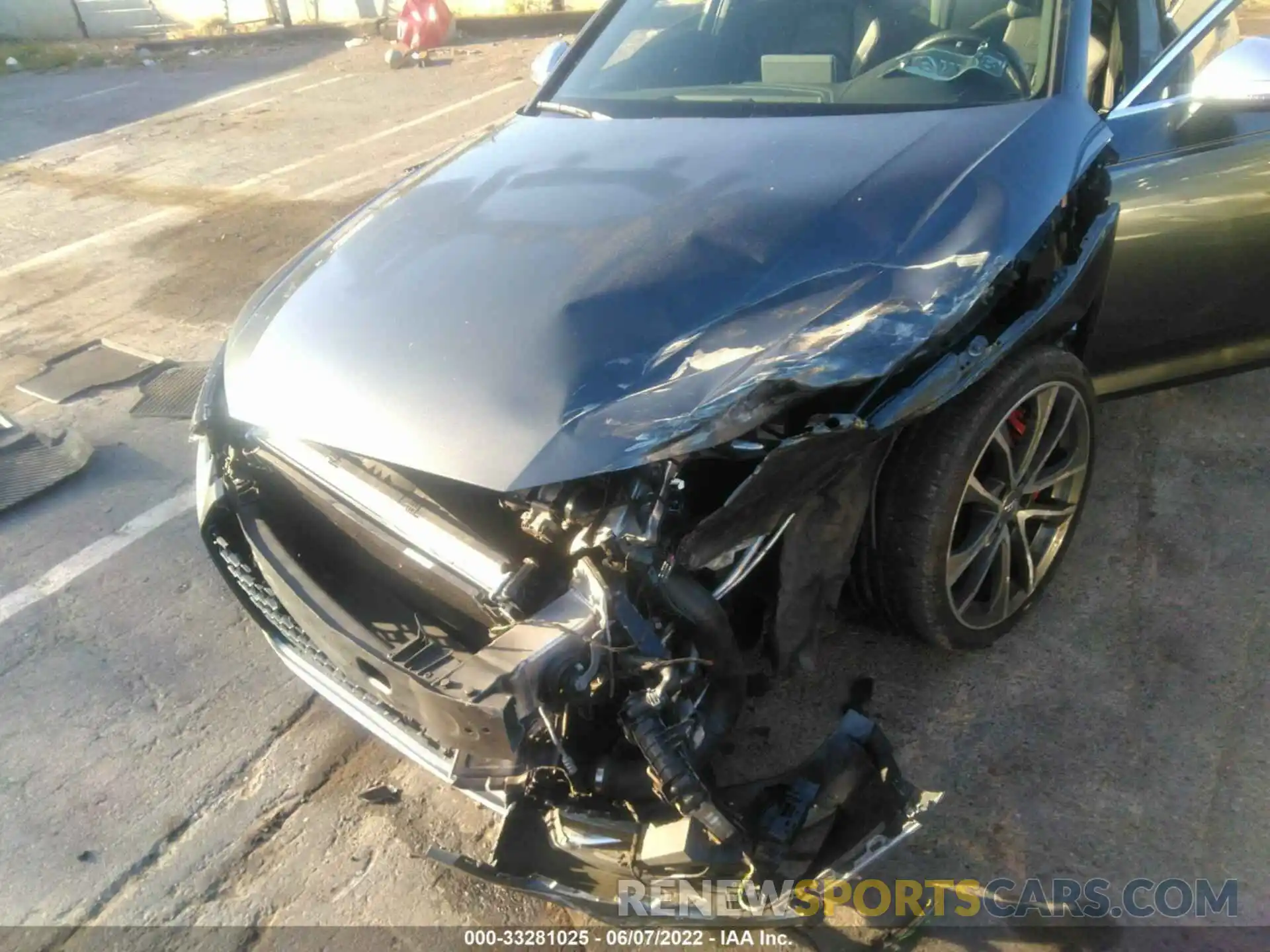 10 Photograph of a damaged car WAUB4AF48KA006975 AUDI S4 2019