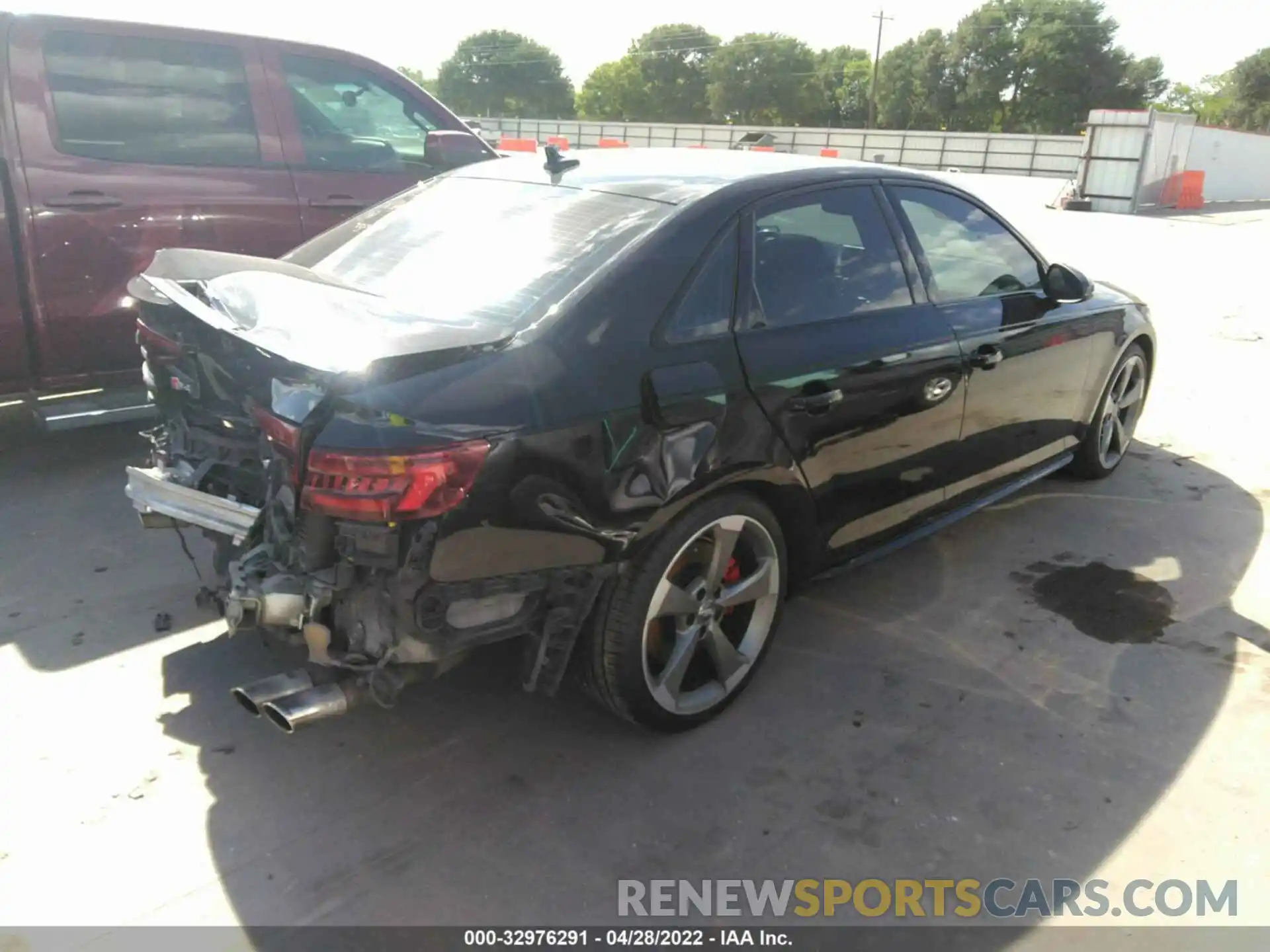 4 Photograph of a damaged car WAUB4AF4XKA002118 AUDI S4 2019