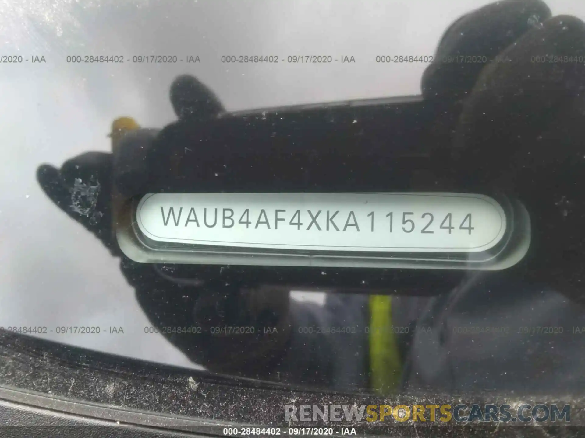 9 Photograph of a damaged car WAUB4AF4XKA115244 AUDI S4 2019