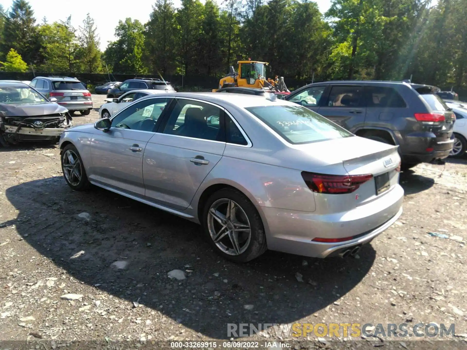 3 Фотография поврежденного автомобиля WAUB4BF40KA105781 AUDI S4 2019