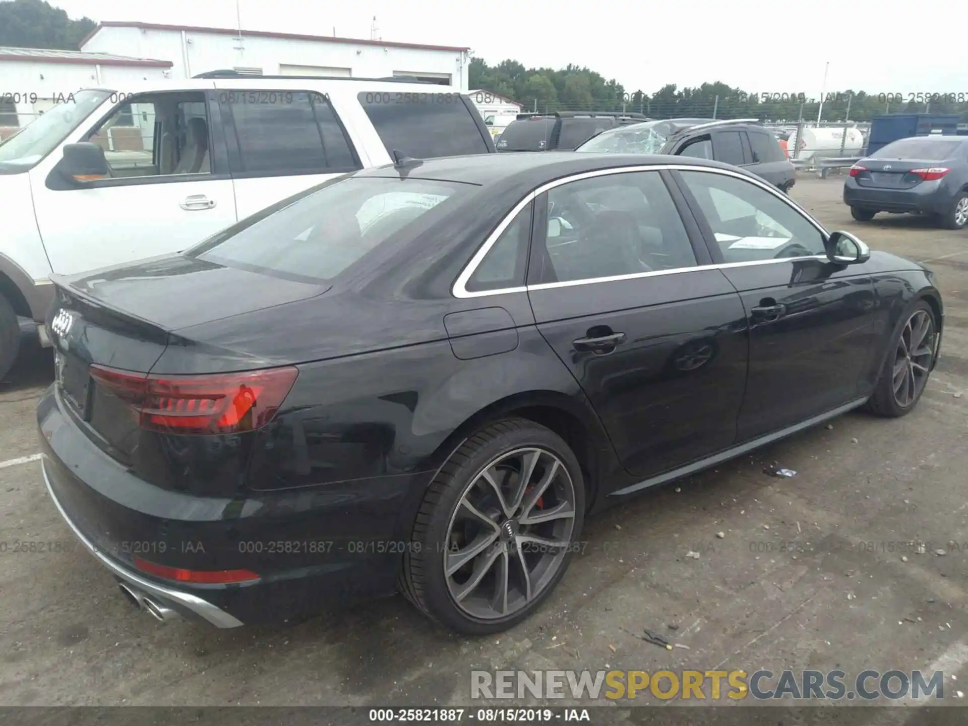 4 Фотография поврежденного автомобиля WAUC4AF4XKA006464 AUDI S4 2019