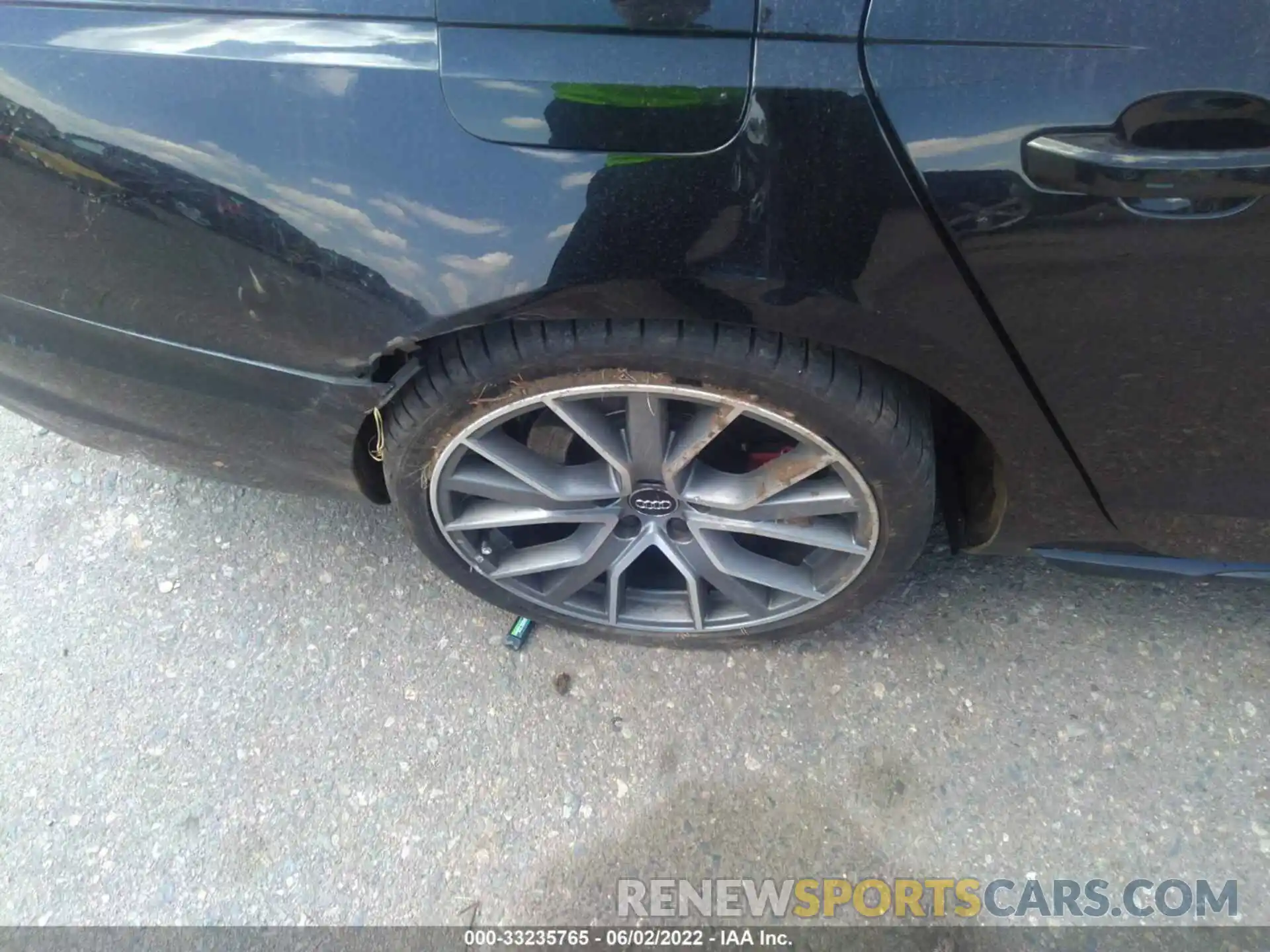 16 Photograph of a damaged car WAUB4AF40LA055959 AUDI S4 2020