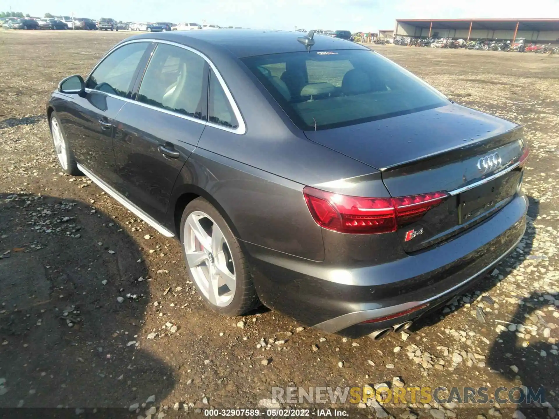 3 Фотография поврежденного автомобиля WAUB4AF47LA065324 AUDI S4 2020