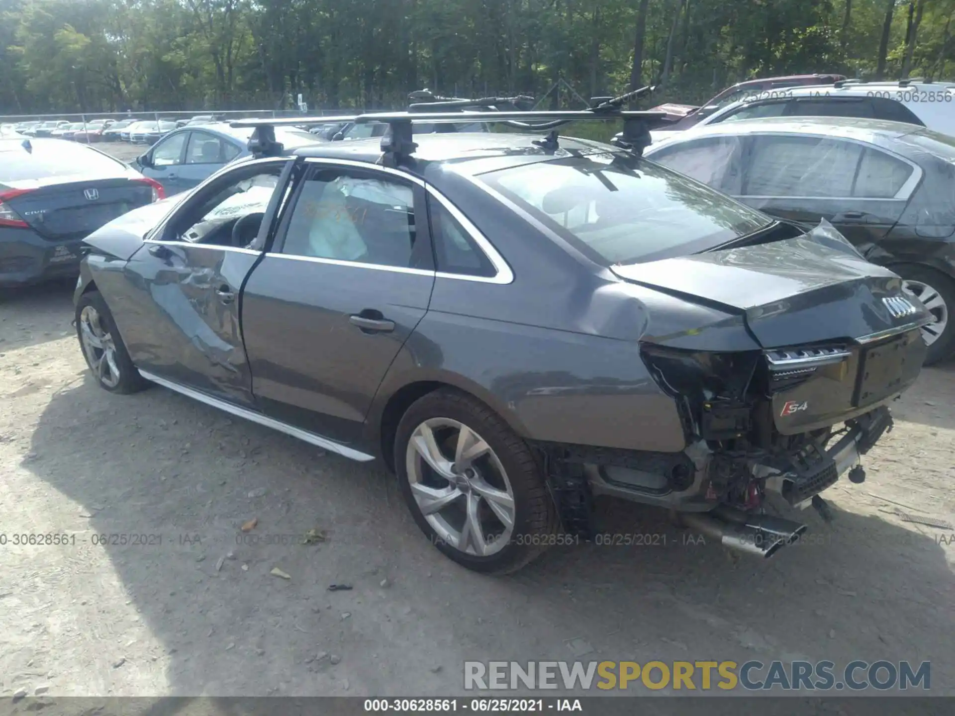 3 Photograph of a damaged car WAUA4AF43MA017719 AUDI S4 2021