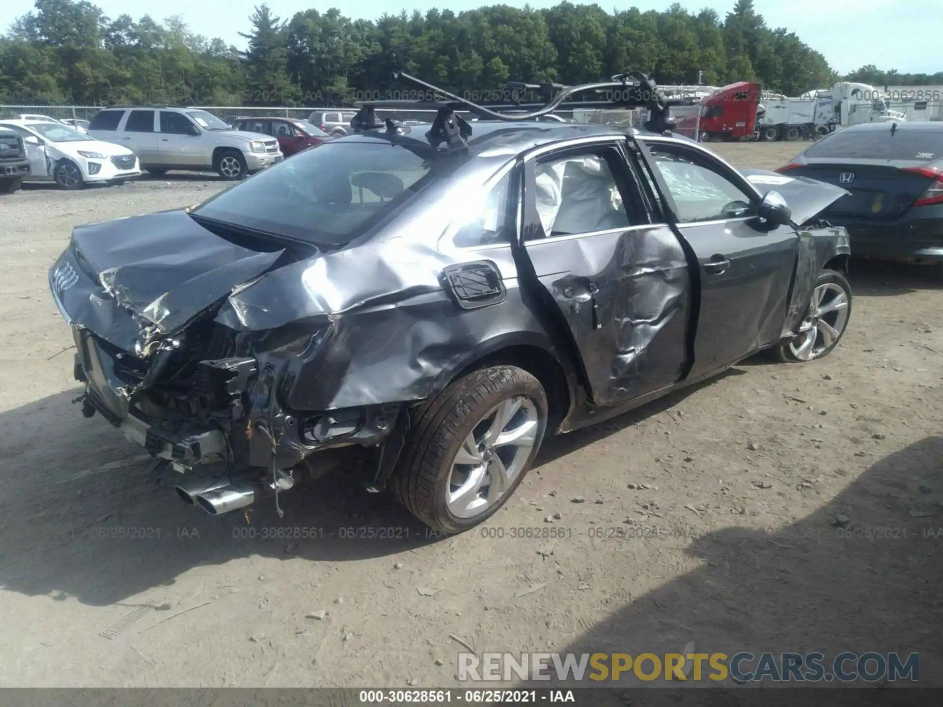 4 Photograph of a damaged car WAUA4AF43MA017719 AUDI S4 2021