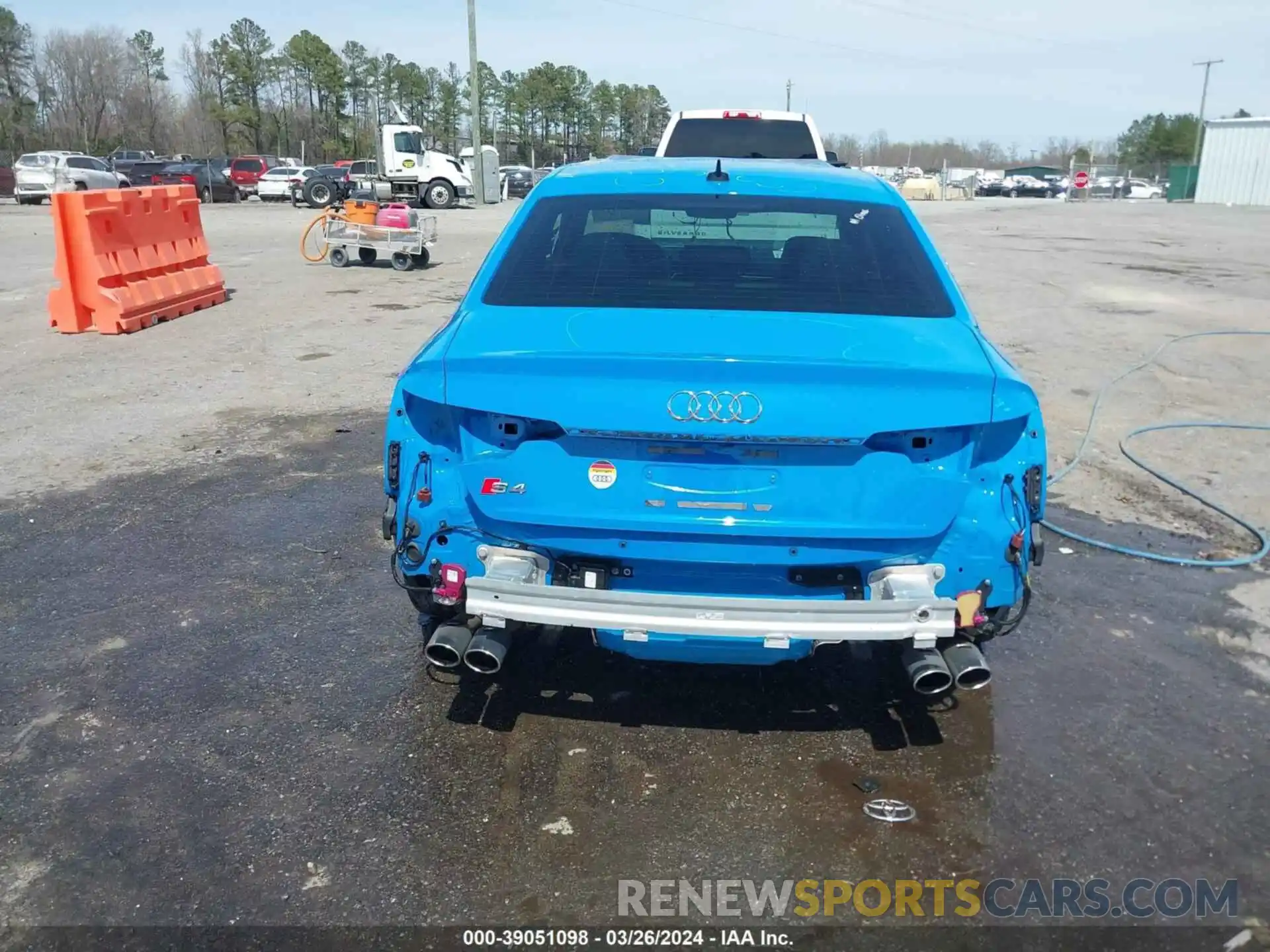 16 Photograph of a damaged car WAUB4AF49MA014408 AUDI S4 2021