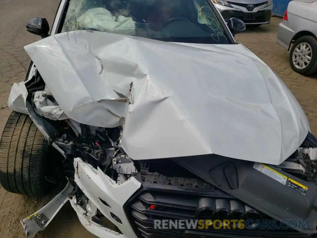 7 Photograph of a damaged car WAUB4AF41KA075684 AUDI S4/RS4 2019