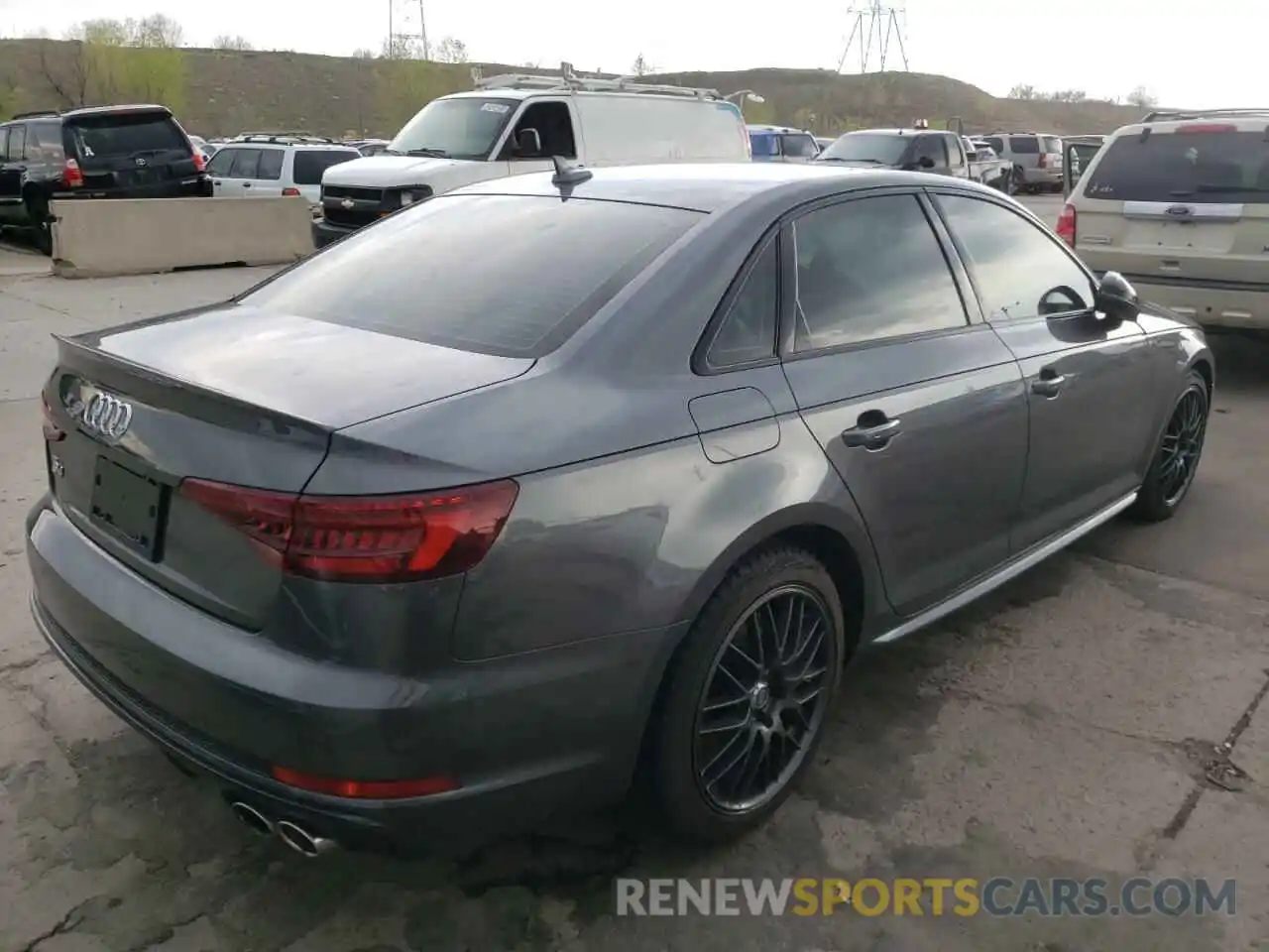 4 Photograph of a damaged car WAUB4AF42KA022900 AUDI S4/RS4 2019