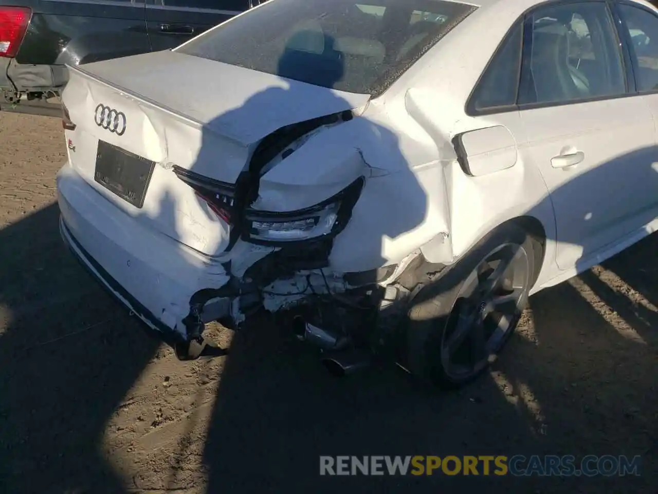 9 Photograph of a damaged car WAUB4AF42KA113407 AUDI S4/RS4 2019