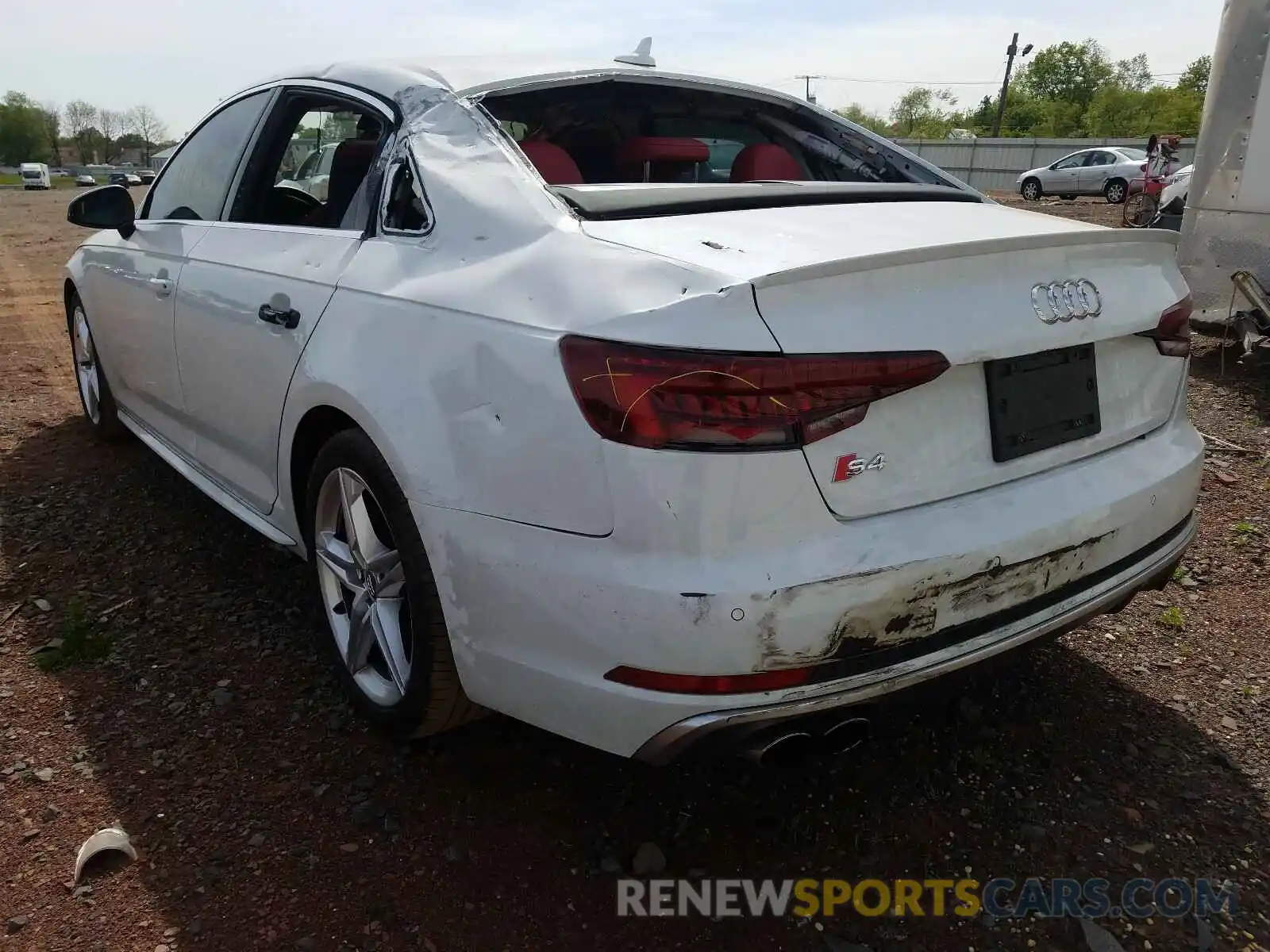 3 Photograph of a damaged car WAUB4AF47KA002707 AUDI S4/RS4 2019