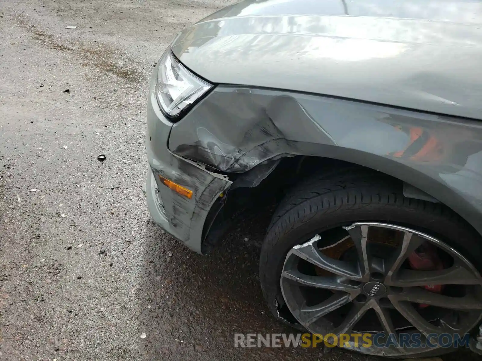 10 Photograph of a damaged car WAUB4AF47KA003758 AUDI S4/RS4 2019