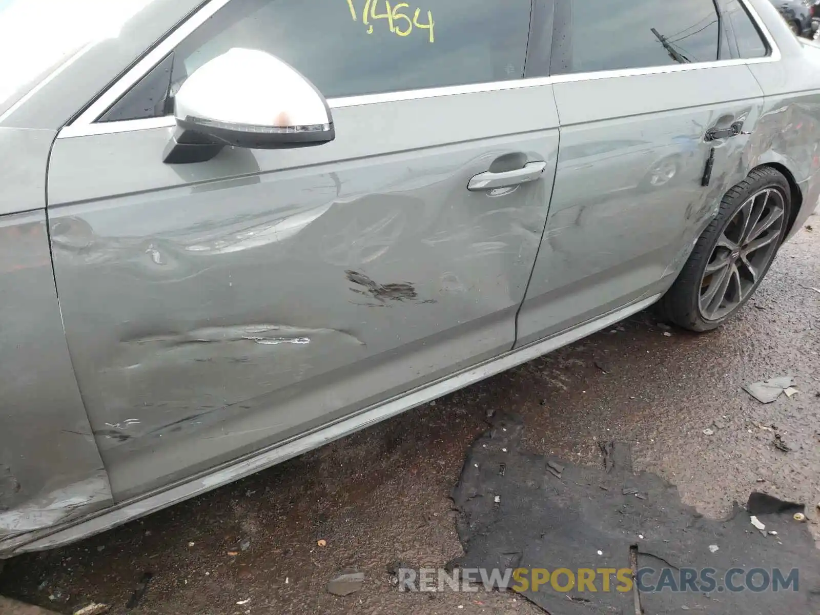 9 Photograph of a damaged car WAUB4AF47KA003758 AUDI S4/RS4 2019