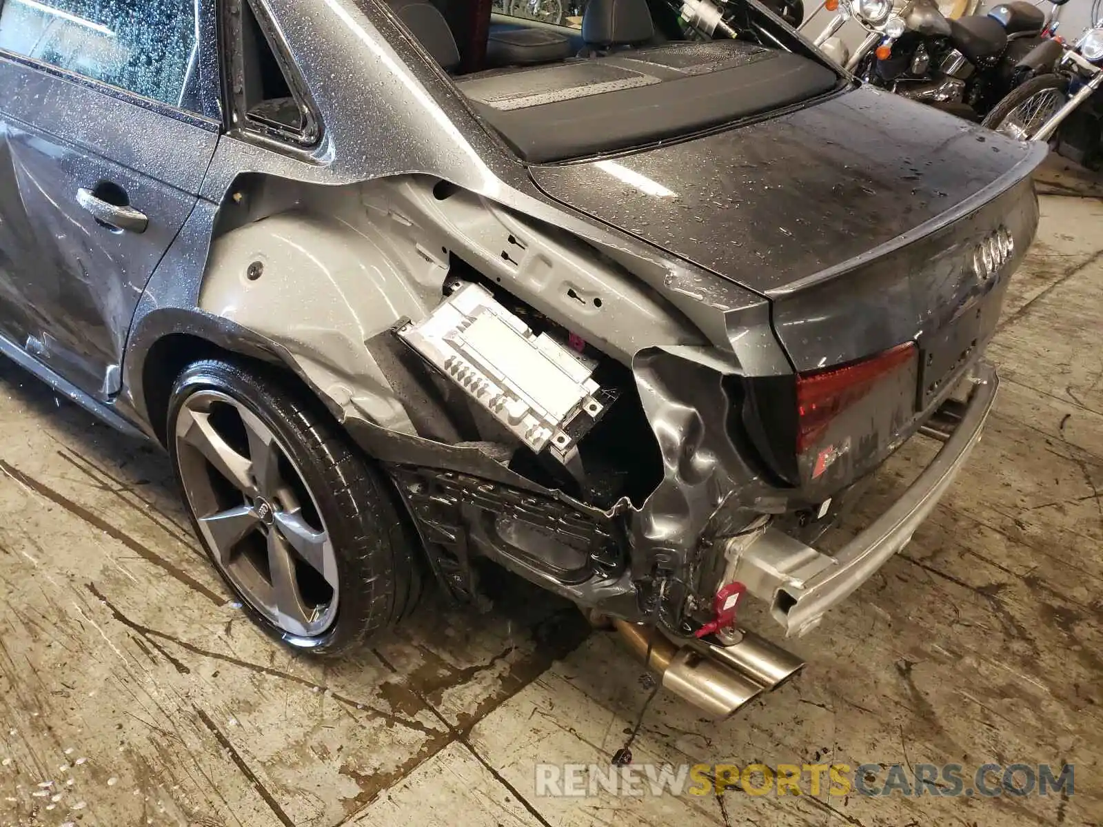 9 Photograph of a damaged car WAUB4AF48KA109717 AUDI S4/RS4 2019