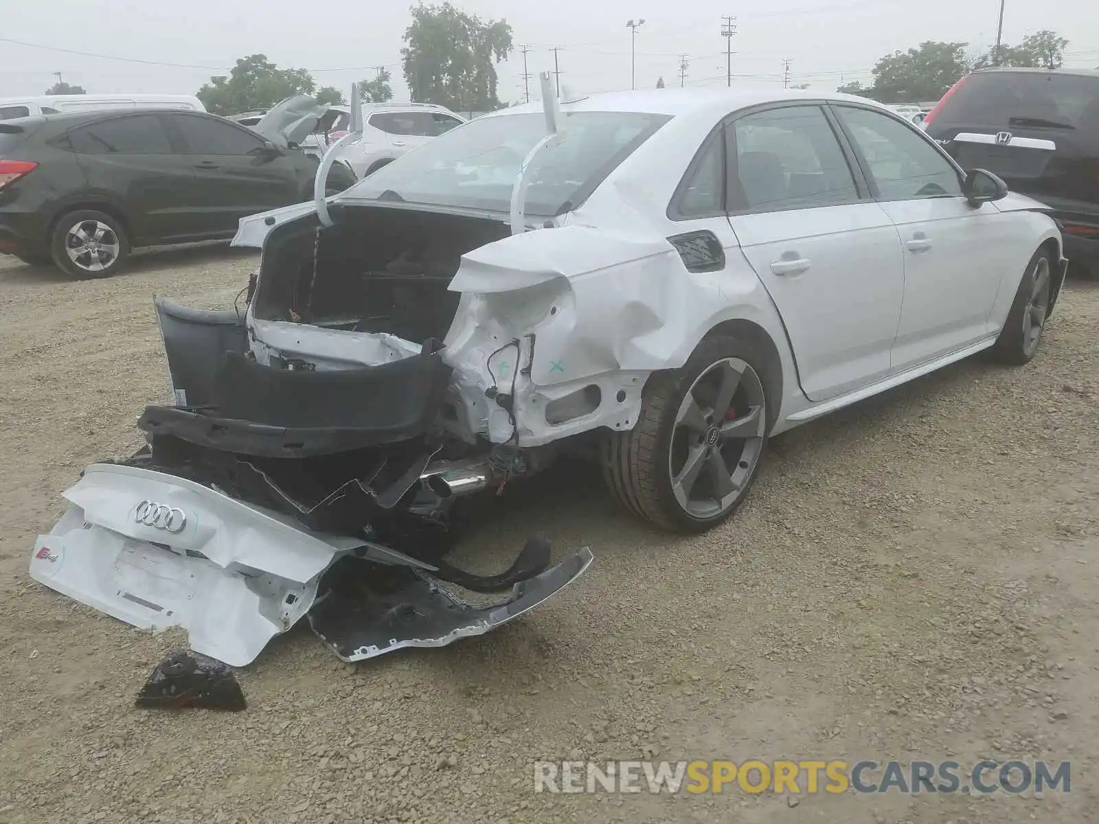 4 Фотография поврежденного автомобиля WAUB4AF4XKA057099 AUDI S4/RS4 2019