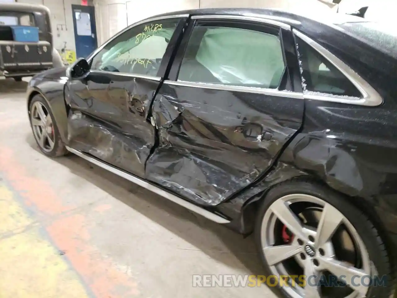 9 Photograph of a damaged car WAUB4AF49LA070511 AUDI S4/RS4 2020