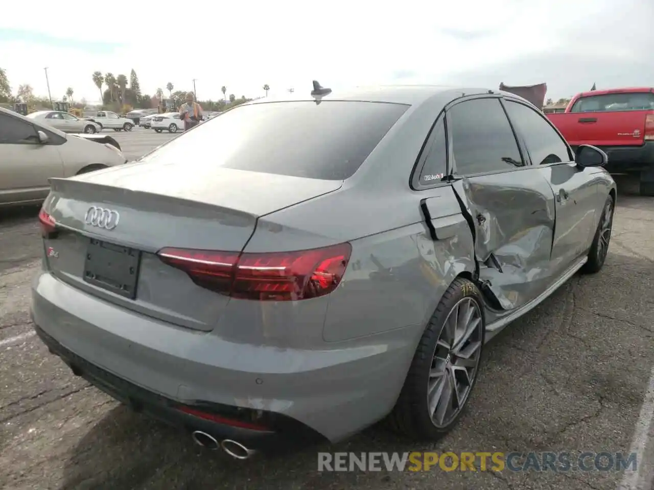 4 Photograph of a damaged car WAUB4AF46MA028072 AUDI S4/RS4 2021