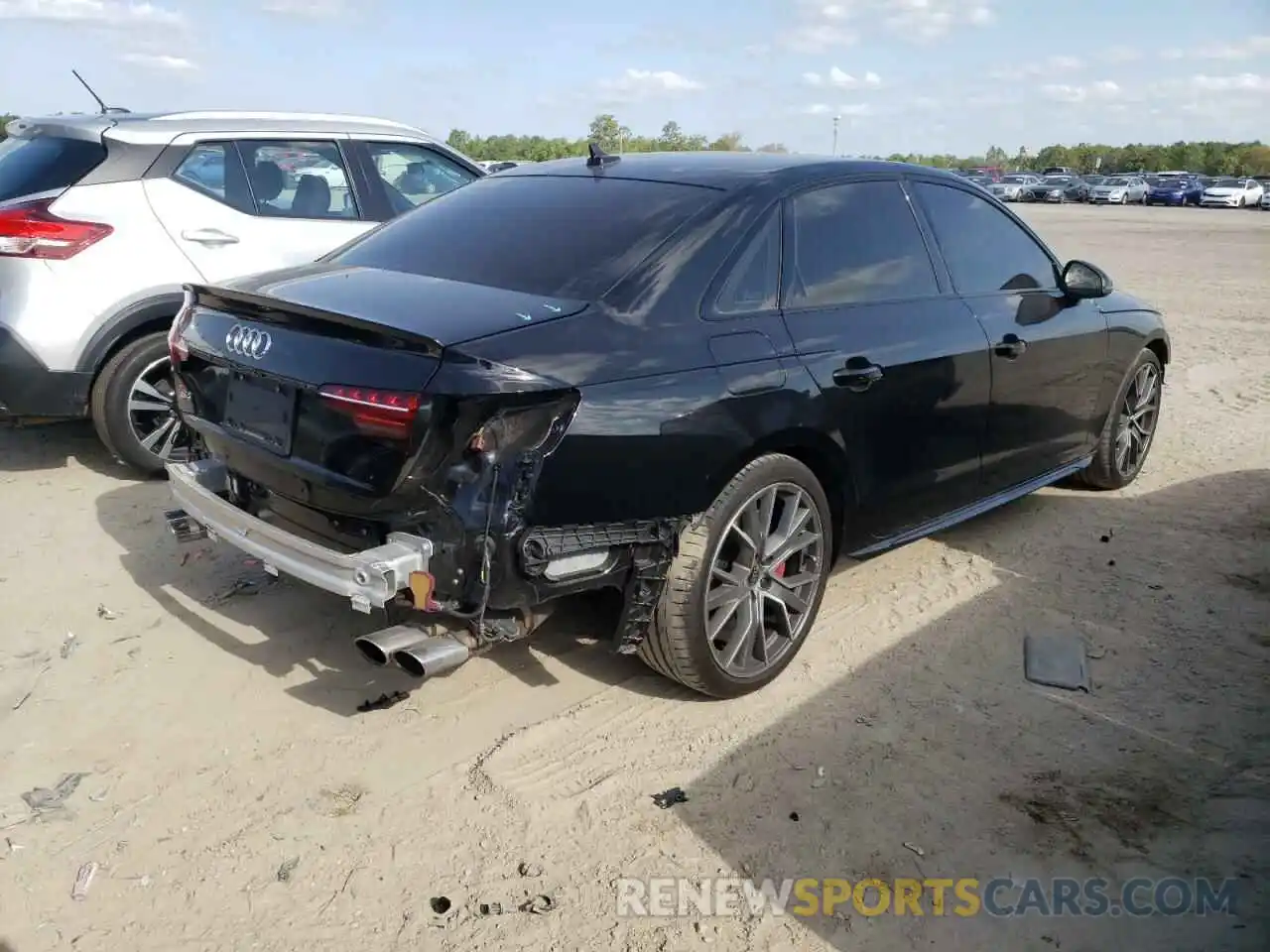 4 Photograph of a damaged car WAUC4AF48MA036081 AUDI S4/RS4 2021