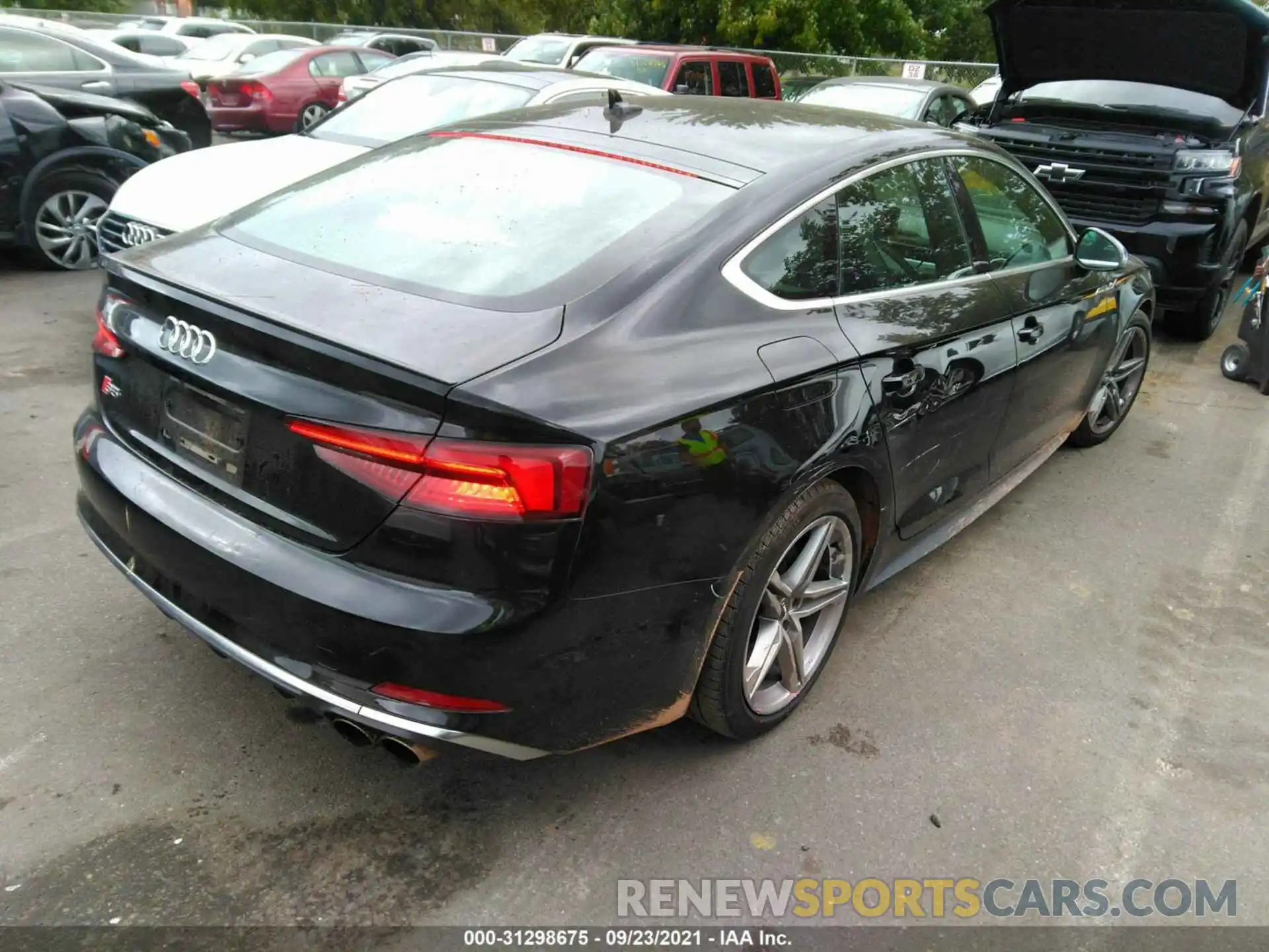 4 Фотография поврежденного автомобиля WAUA4CF59KA057563 AUDI S5 SPORTBACK 2019