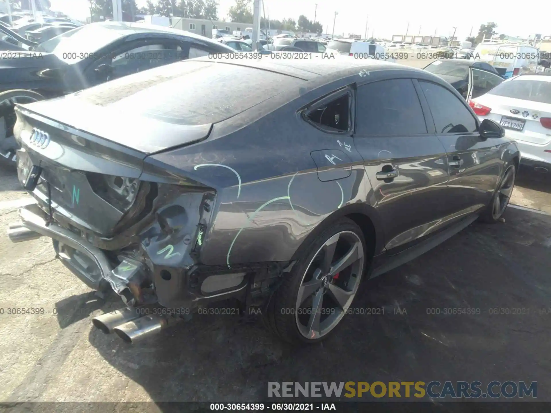 4 Photograph of a damaged car WAUB4CF51KA071154 AUDI S5 SPORTBACK 2019