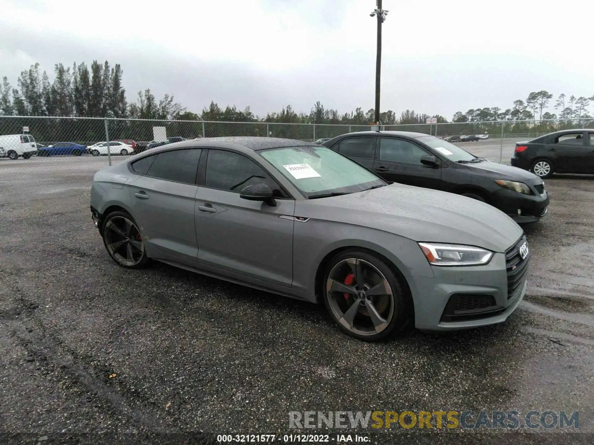 1 Фотография поврежденного автомобиля WAUB4CF53KA077327 AUDI S5 SPORTBACK 2019