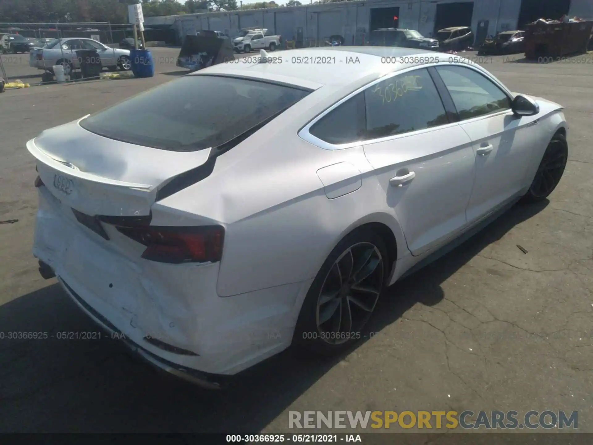 4 Фотография поврежденного автомобиля WAUB4CF56KA000886 AUDI S5 SPORTBACK 2019