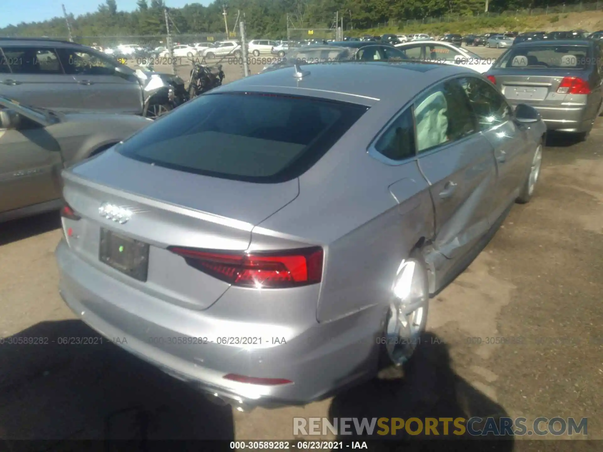 4 Photograph of a damaged car WAUC4CF52KA007760 AUDI S5 SPORTBACK 2019