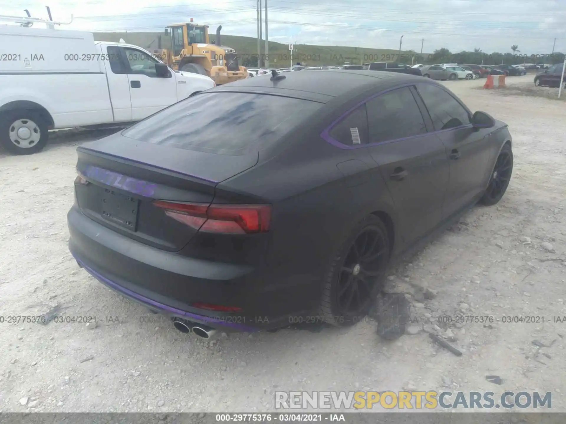 4 Фотография поврежденного автомобиля WAUC4CF54KA017156 AUDI S5 SPORTBACK 2019