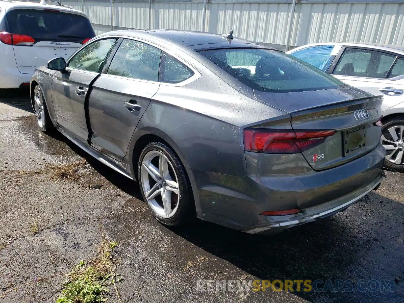 3 Photograph of a damaged car WAUB4CF59KA003636 AUDI S5/RS5 2019