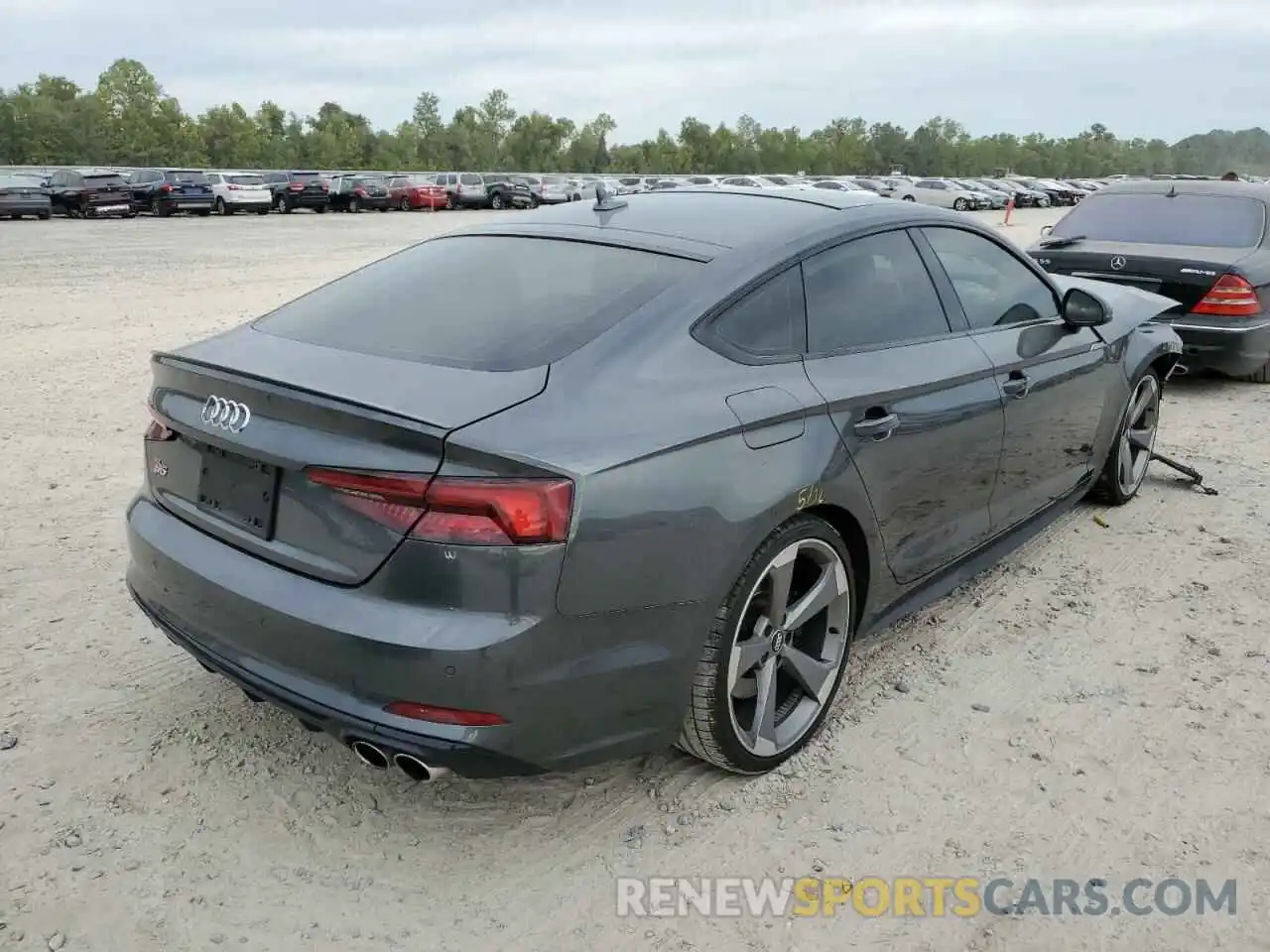 4 Photograph of a damaged car WAUB4CF59KA040668 AUDI S5/RS5 2019