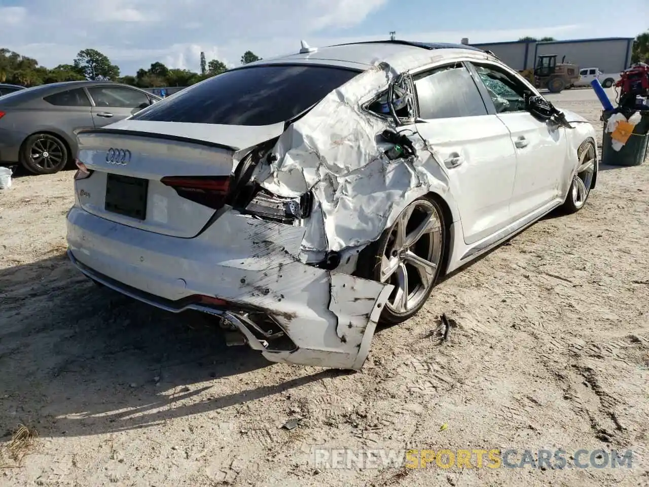 4 Photograph of a damaged car WUABWCF59KA900195 AUDI S5/RS5 2019