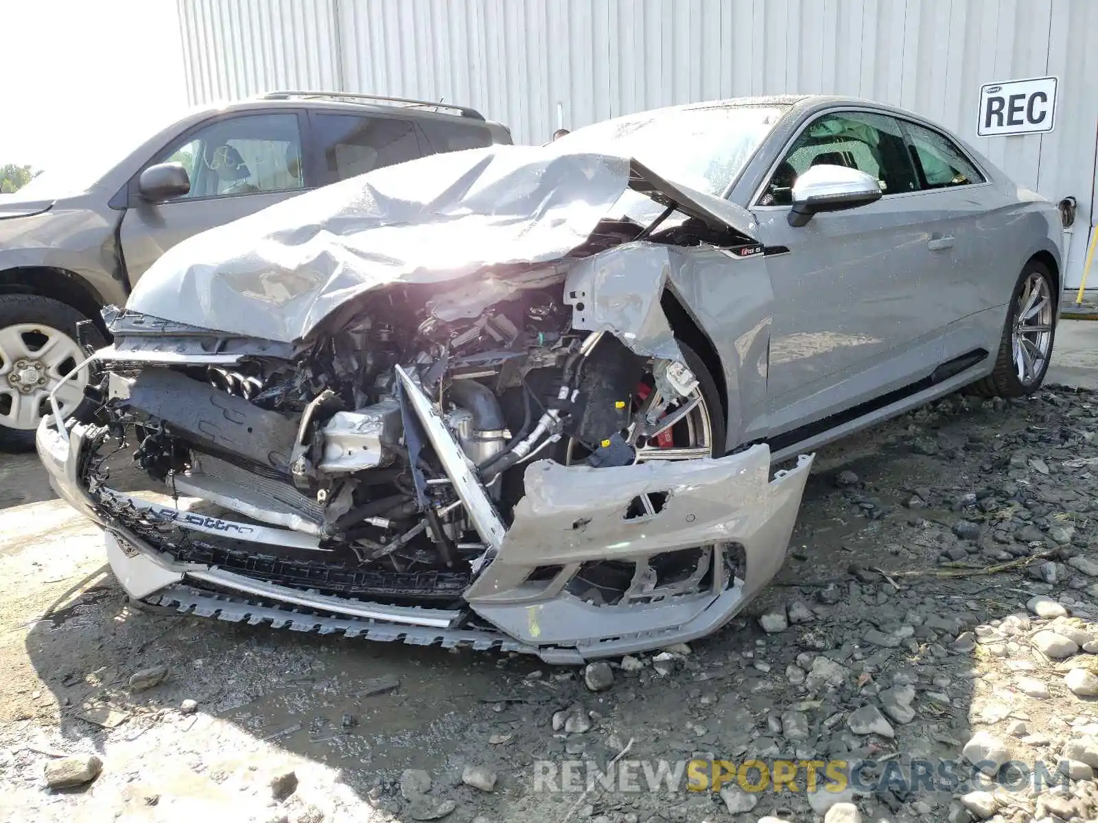 2 Photograph of a damaged car WUAPWAF57KA908080 AUDI S5/RS5 2019